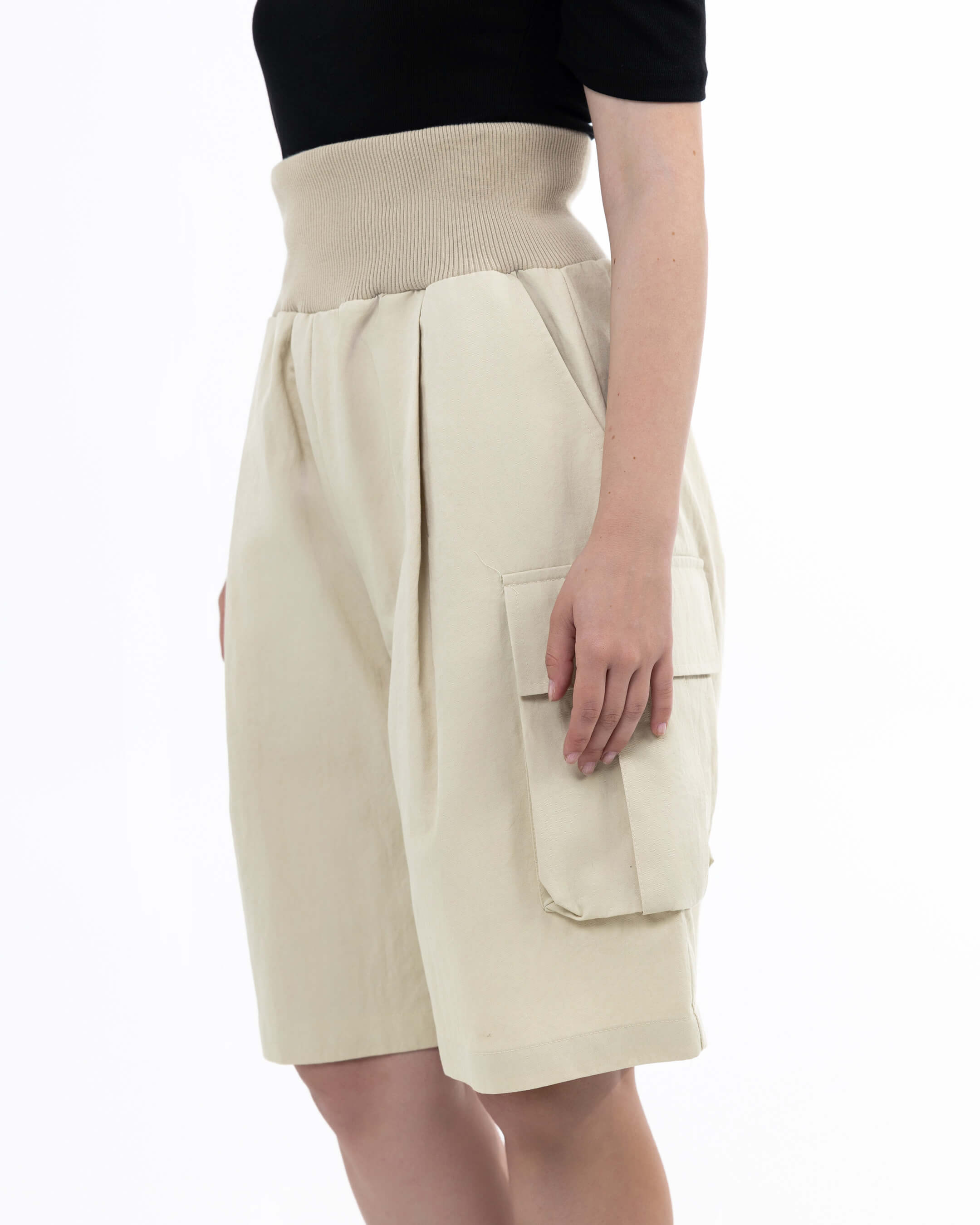 BEIGE CARGO SHORT