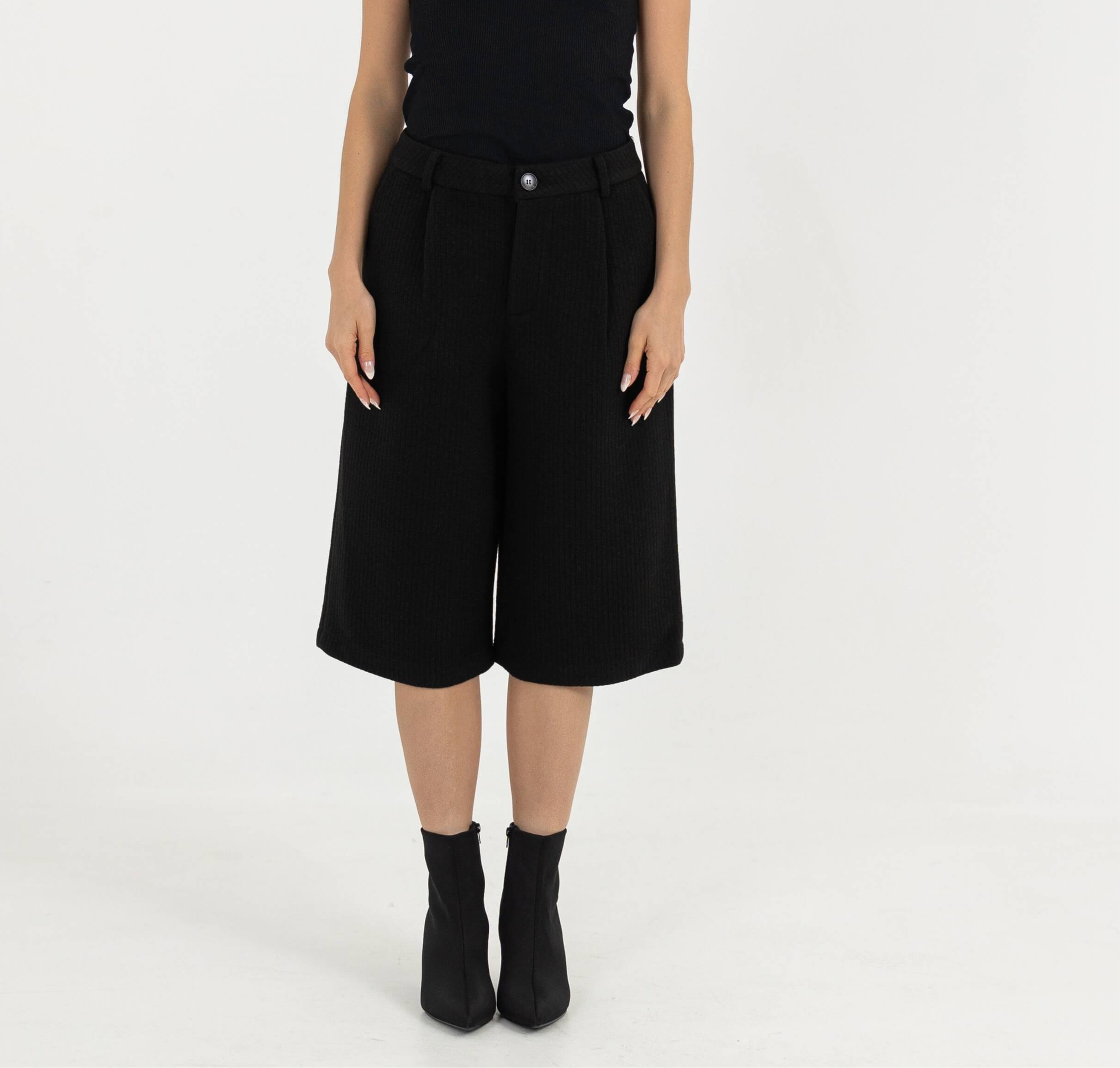 BLACK SHORT