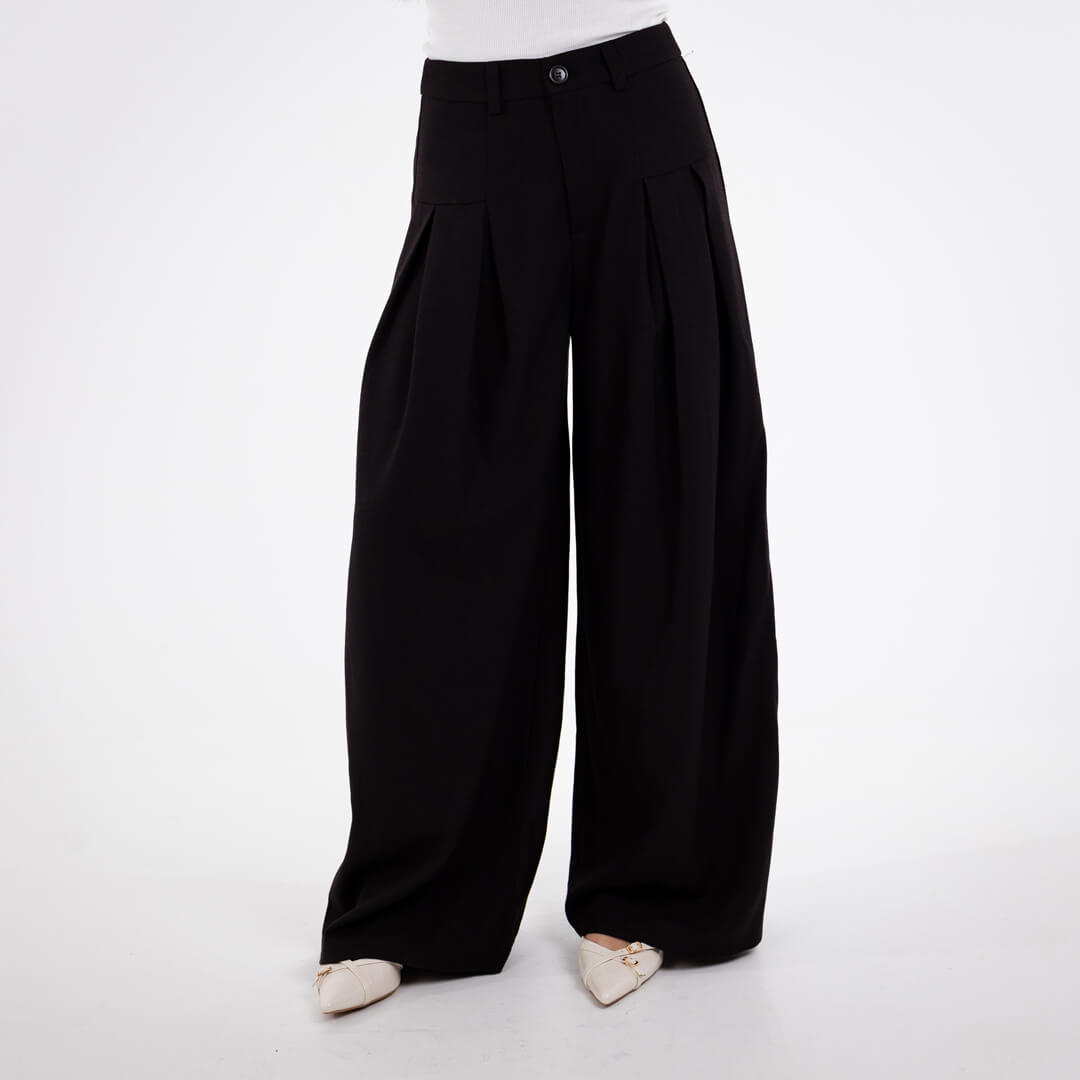 PLEATED BLACK PANTS