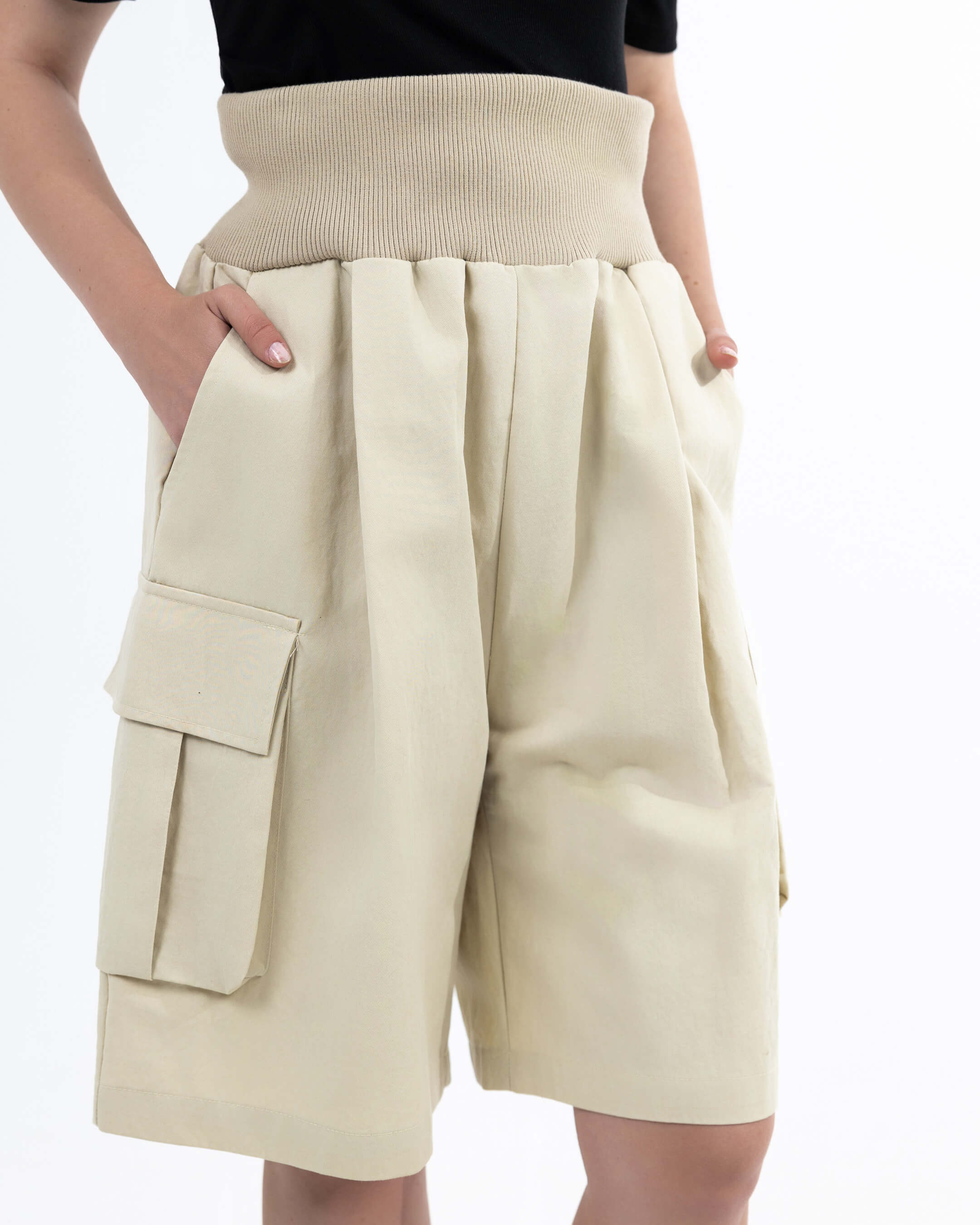 BEIGE CARGO SHORT