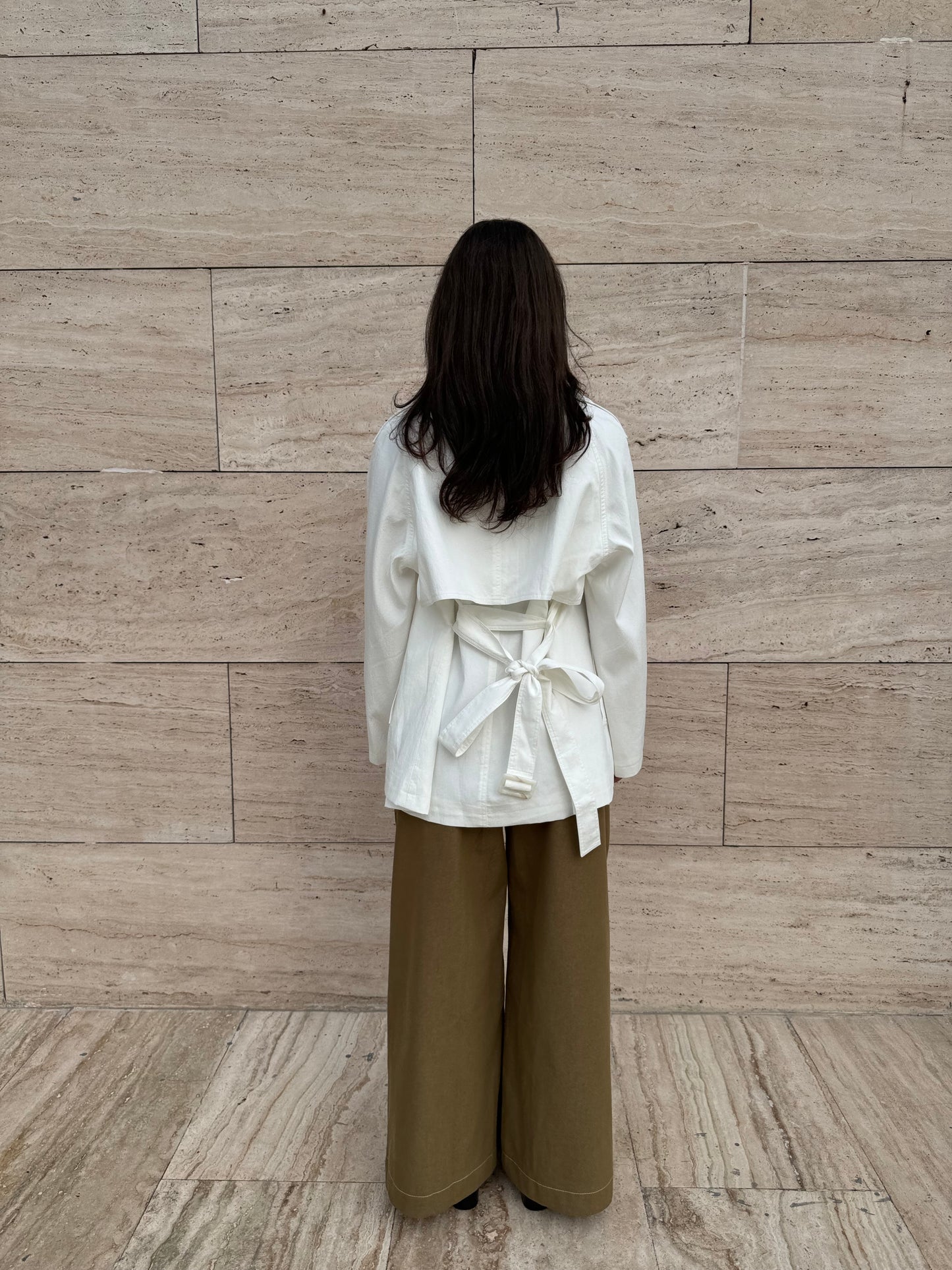 WHITE TRENCH COAT