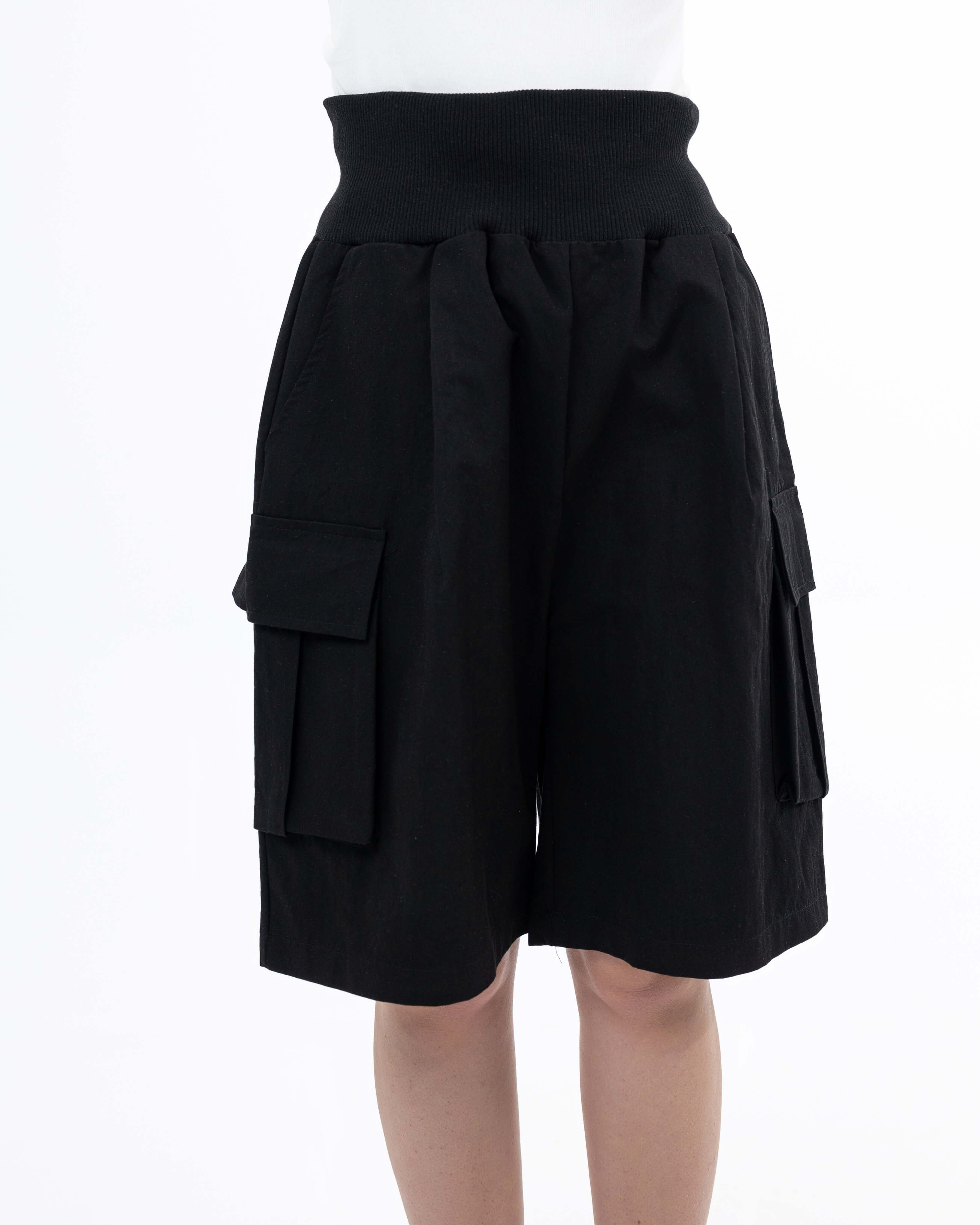 BLACK CARGO SHORT